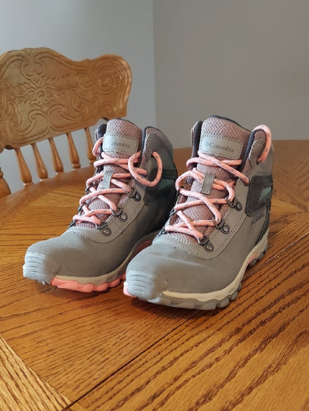 Columbia Girl's Gray and Pink Lace-Up Hiking Boots - Picture 9 of 9